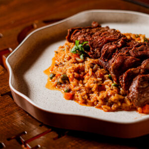 LOMO EN BISTEC CON ARROZ MEXICANO